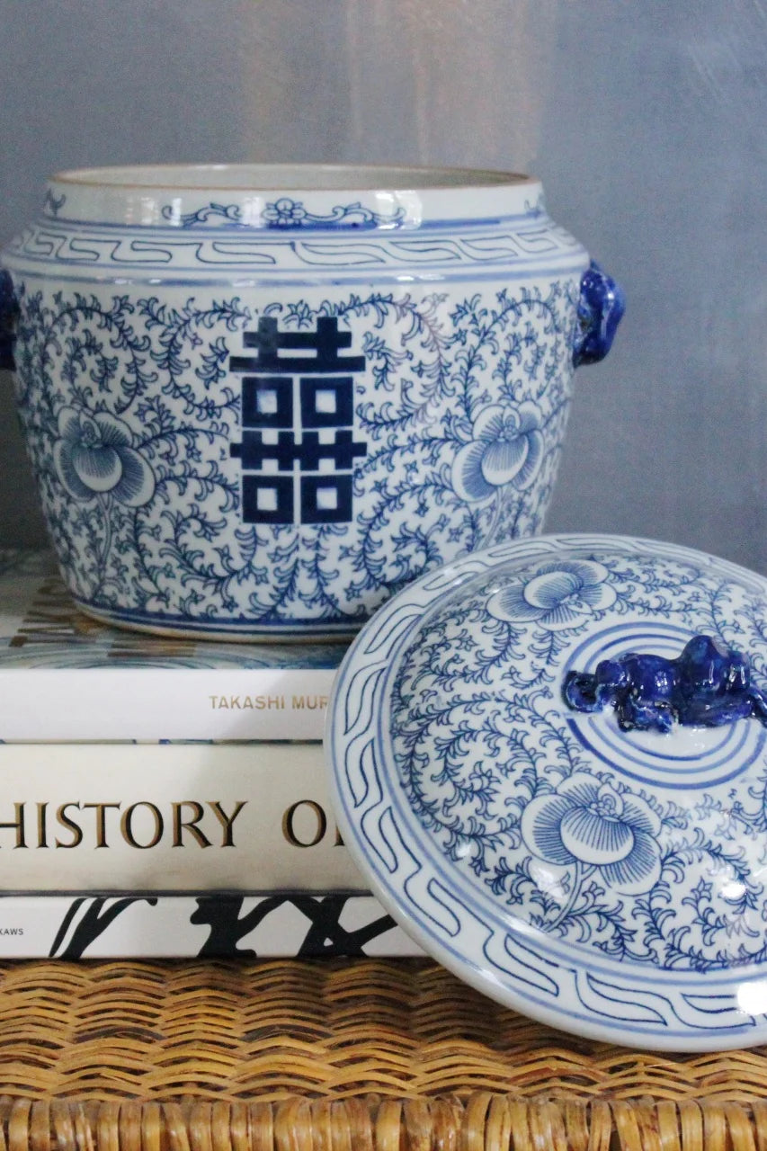 blue and white double happiness pot with foo dog