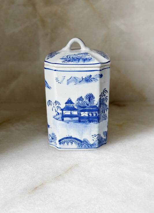 Blue and white willow ware lidded tea jar