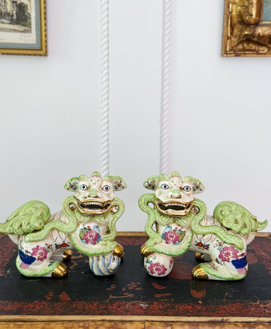Tobacco Leaf Hand Painted Foo Dogs