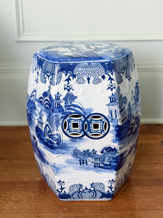 blue and white willow ware garden seat