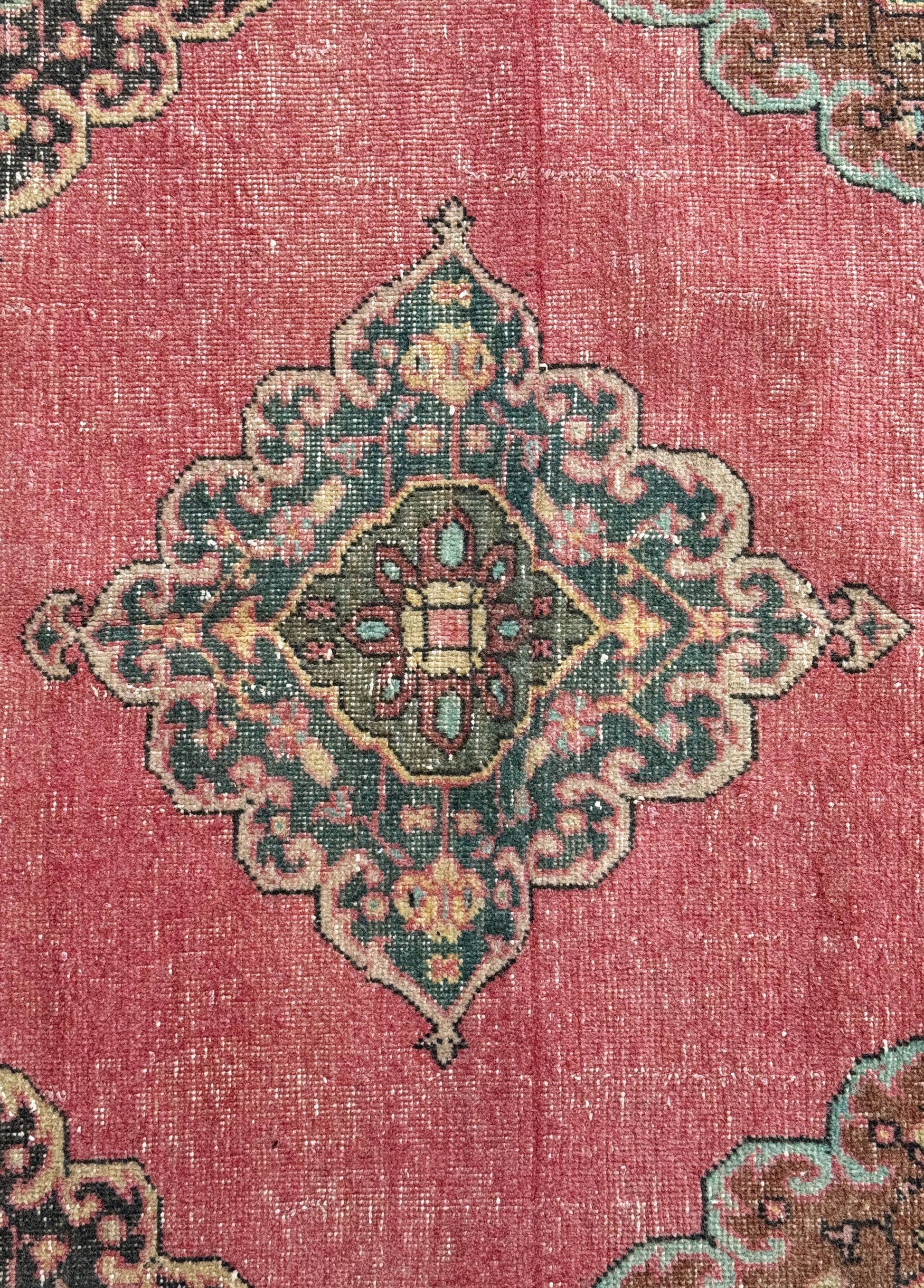 Vintage Turkish Oushak Runner Rug | Pink Medallion | 3.9' x 11.10'