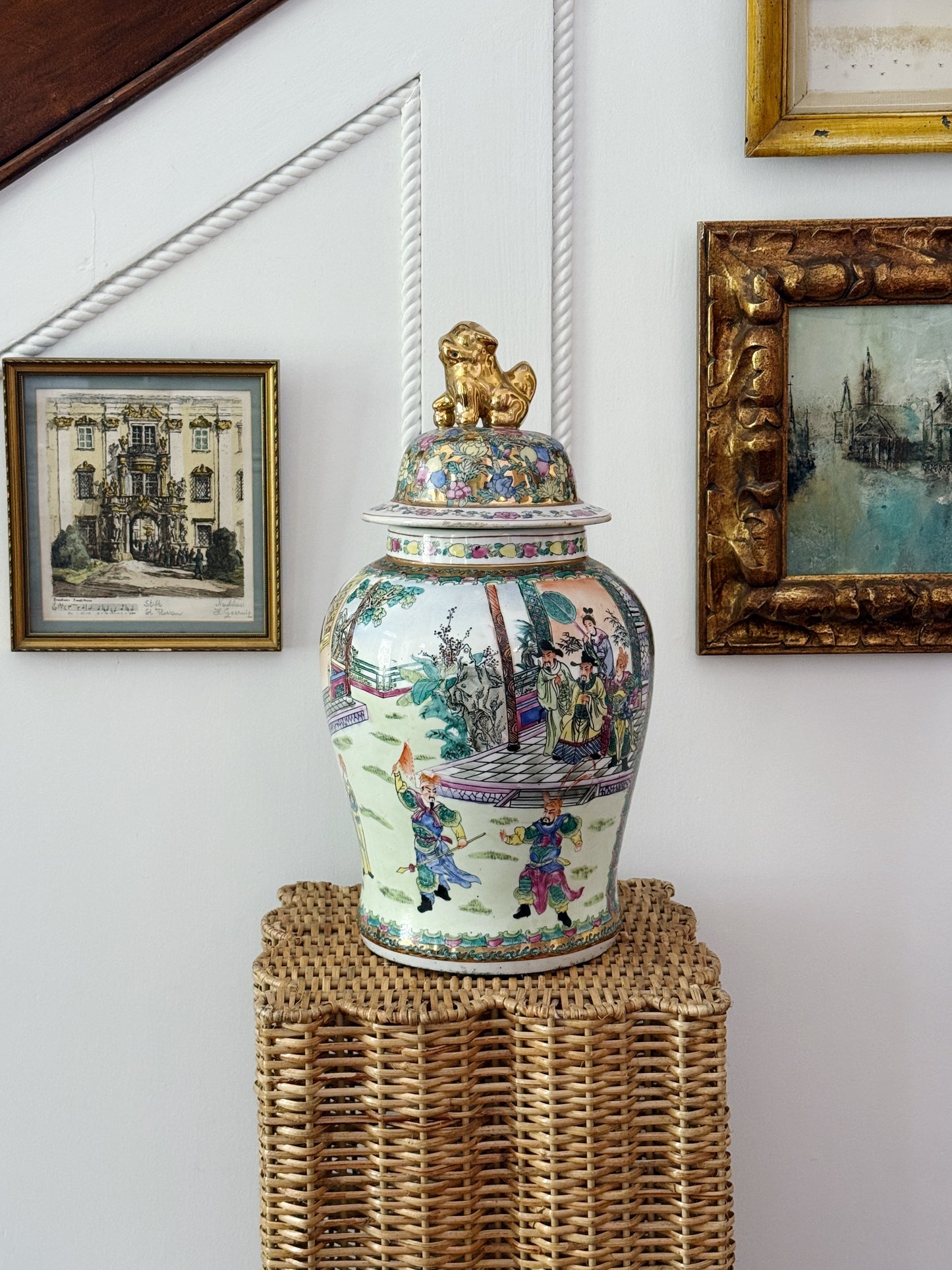 Handwoven Scalloped Wicker Pedestal – Honey Natural With vintage rose medallion ginger jar on top 
