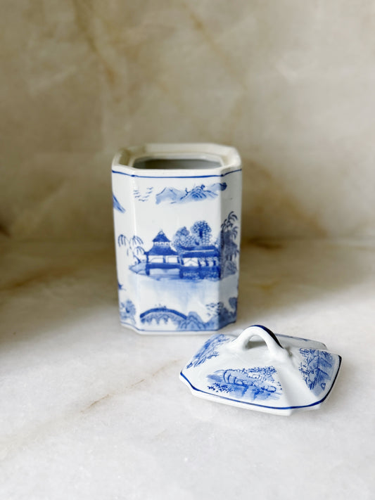Blue and white willow ware lidded tea jar