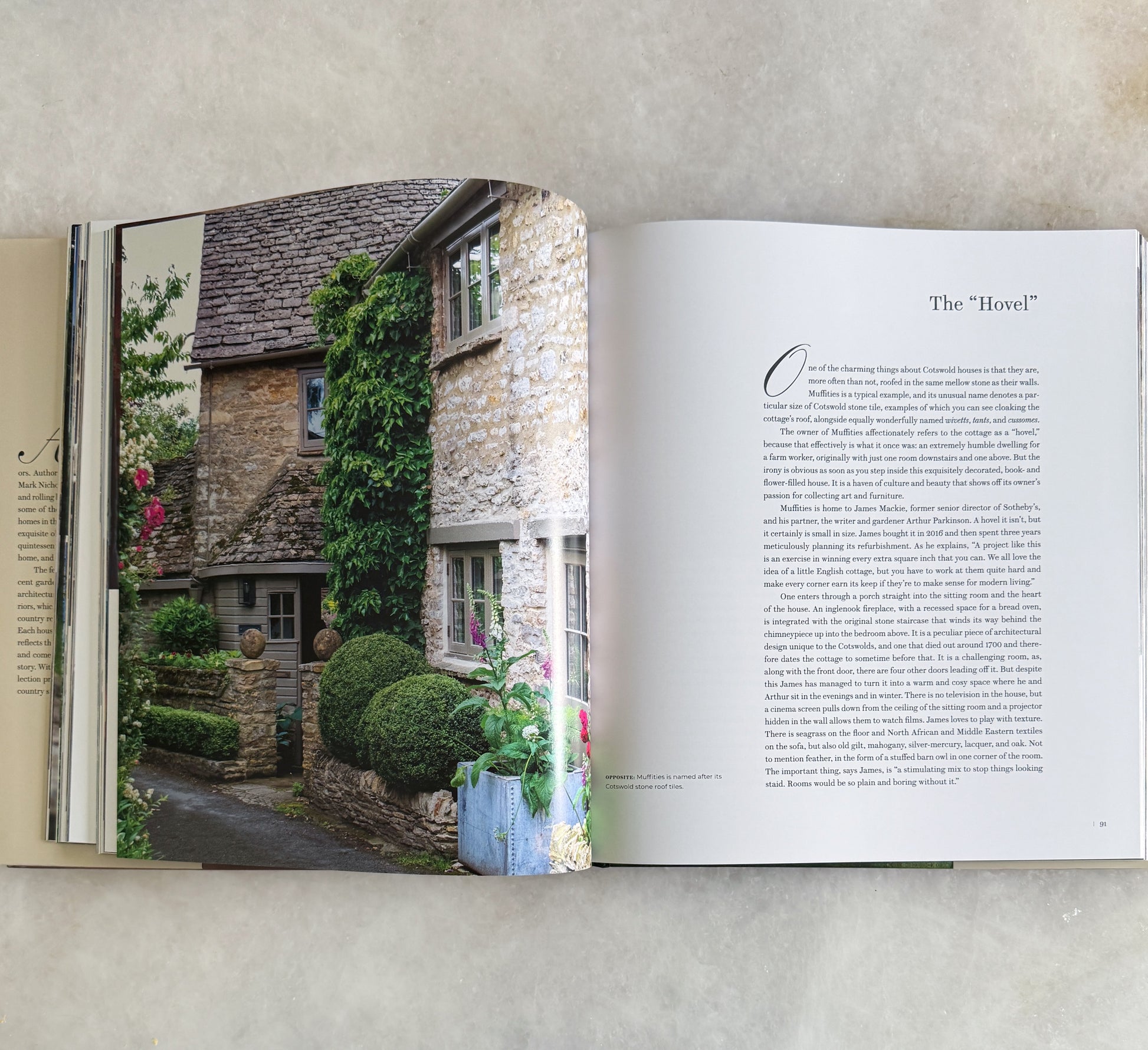 At Home in the Cotswolds: Secrets of English Country House Style