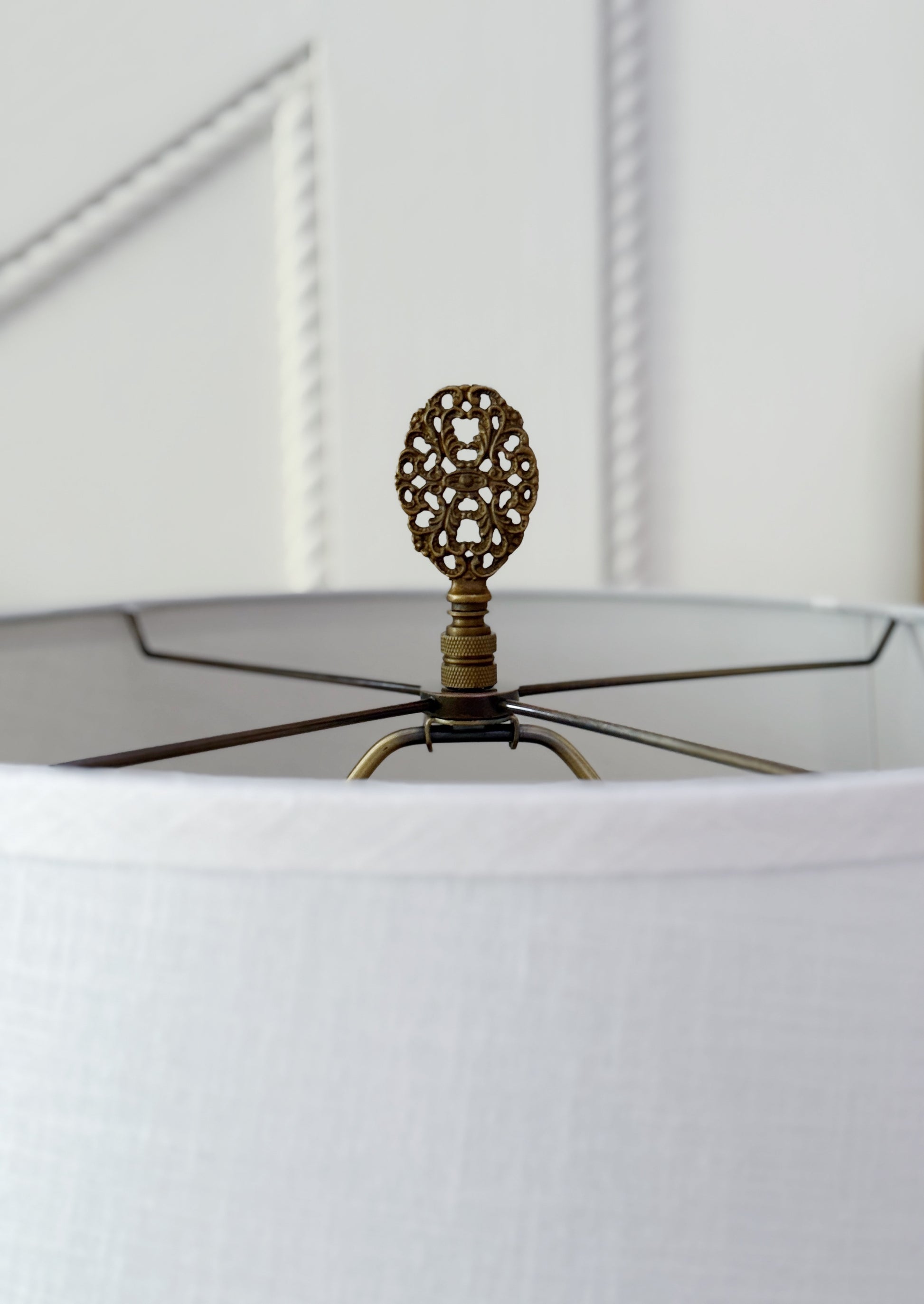 Large Tobacco Leaf Hand Painted Lamp