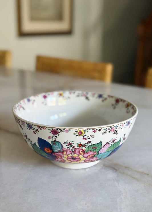Tobacco leaf porcelain bowl, front view