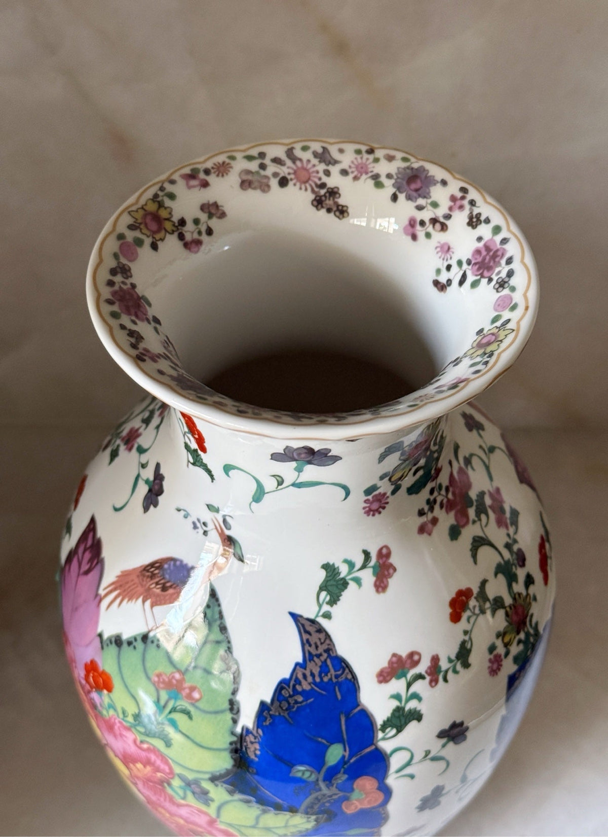 Top view of the tobacco leaf vase showing the flared rim