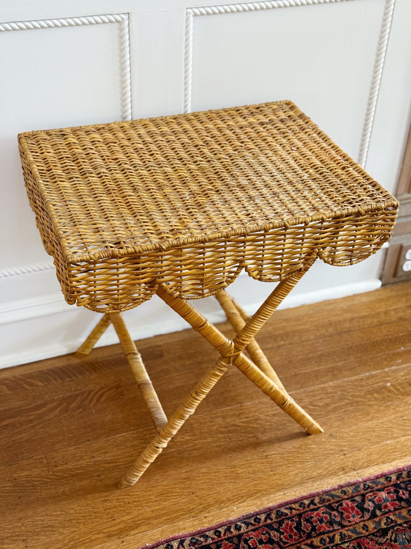 Woven Rattan Wicker Accent Table with Scalloped Edge