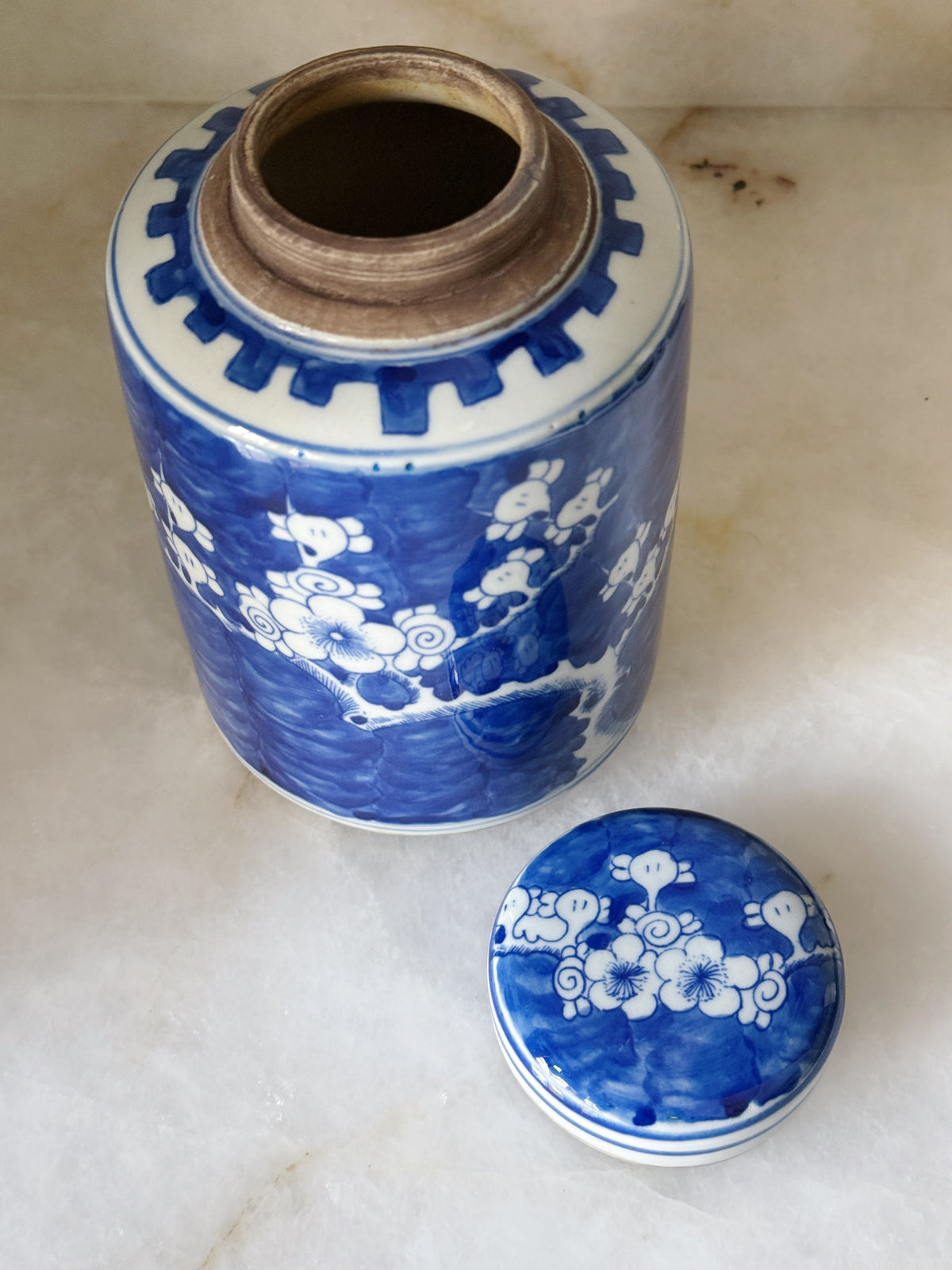 Blue & White Porcelain Plum Blossom Cylinder Caddy