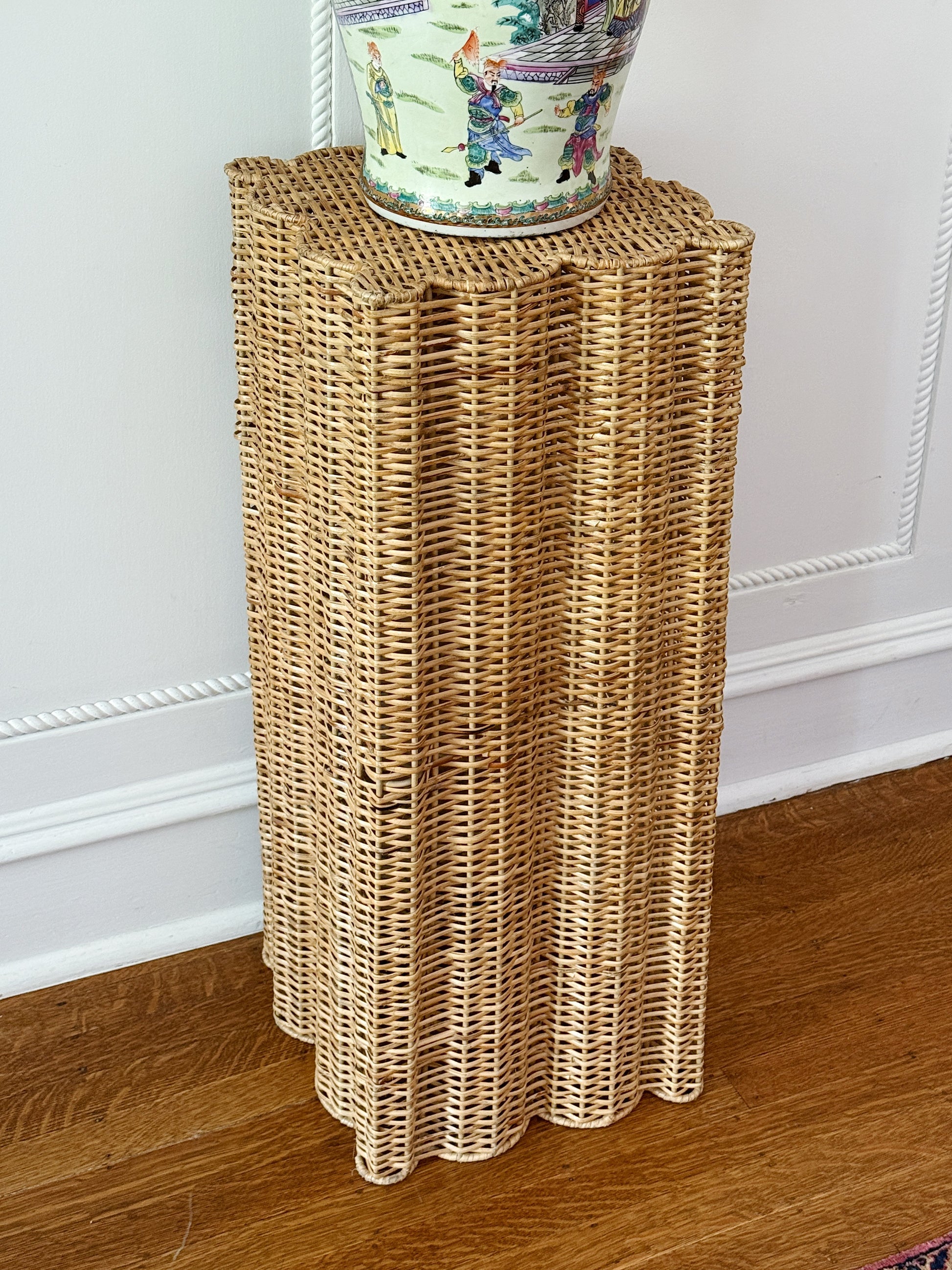 Handwoven Scalloped Wicker Pedestal – Honey Natural