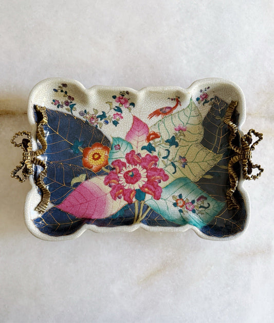 Tobacco leaf porcelain tray with bronze bow handles, top view