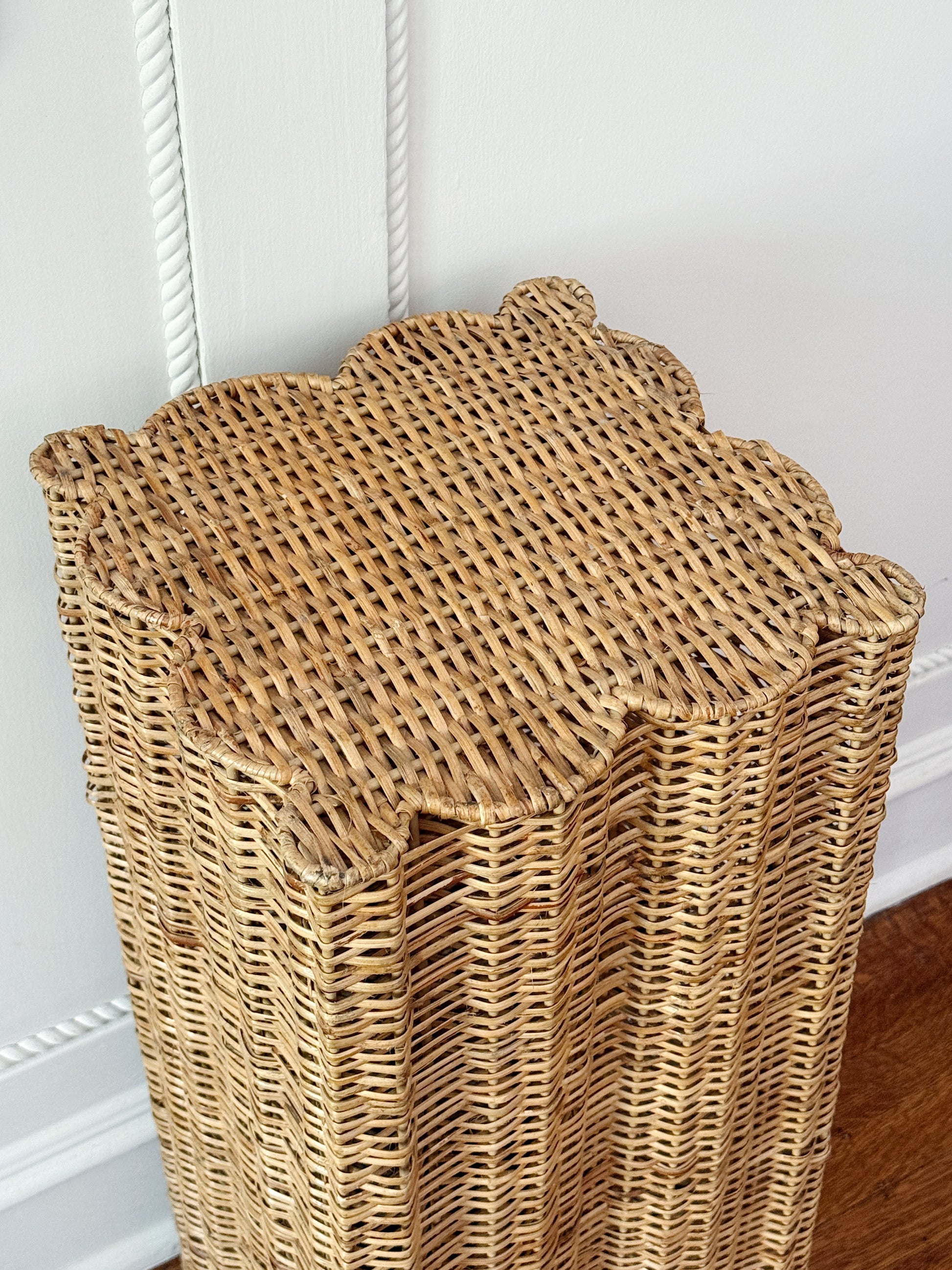 Handwoven Scalloped Wicker Pedestal – Honey Natural