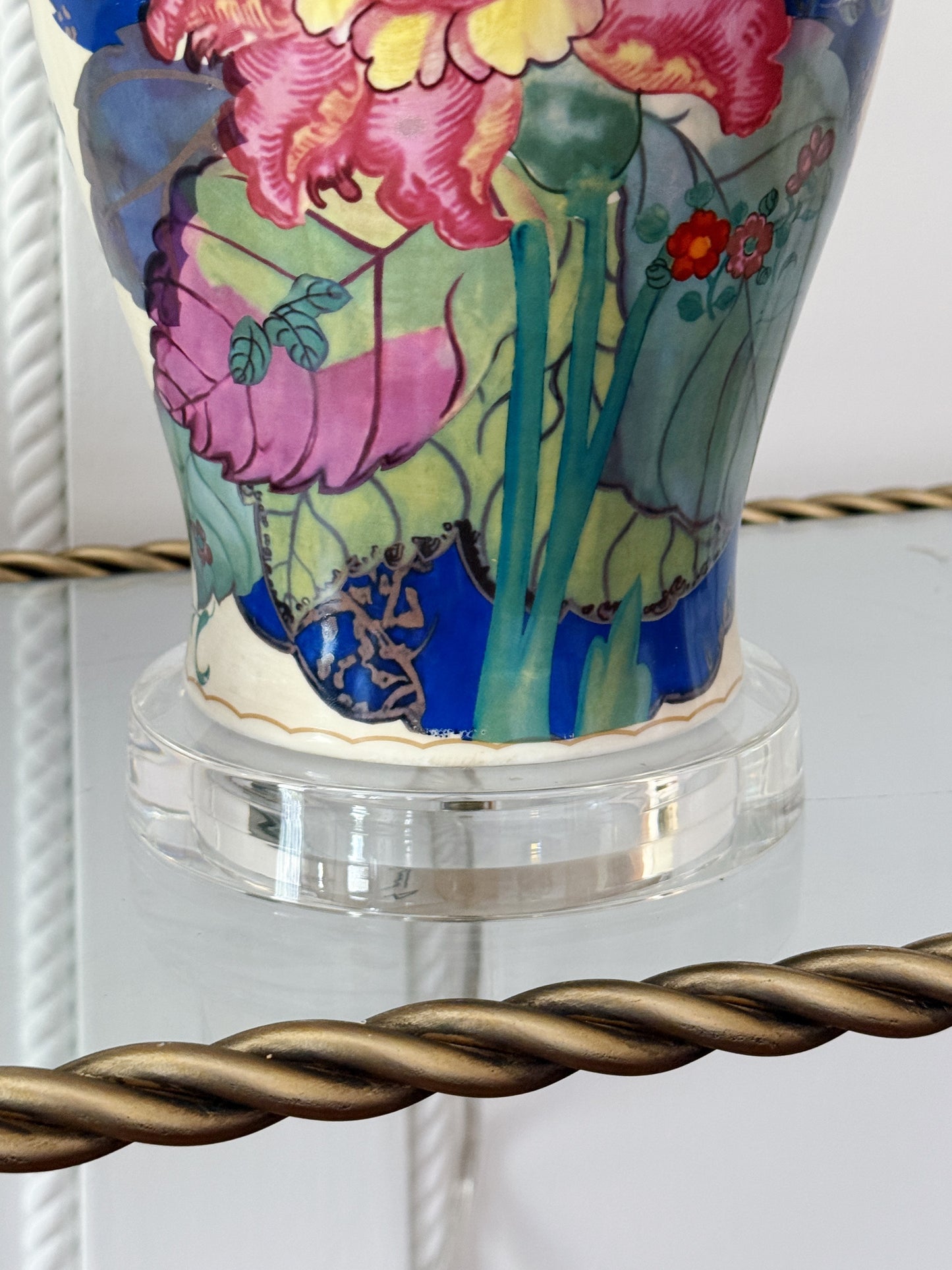 Classic Tobacco Leaf Porcelain Table Lamp 