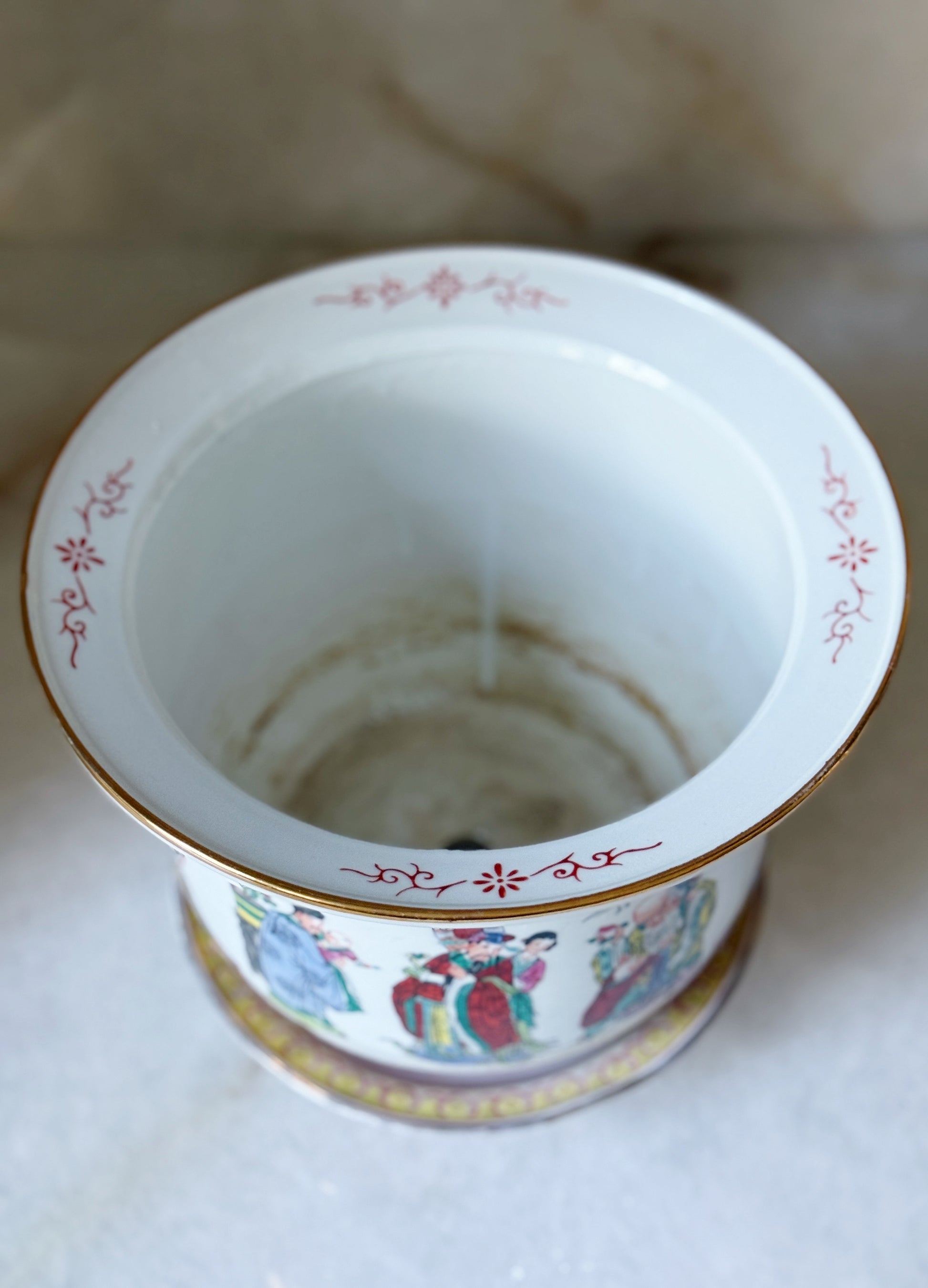 vintage famille rose planter with mille fleur design 
